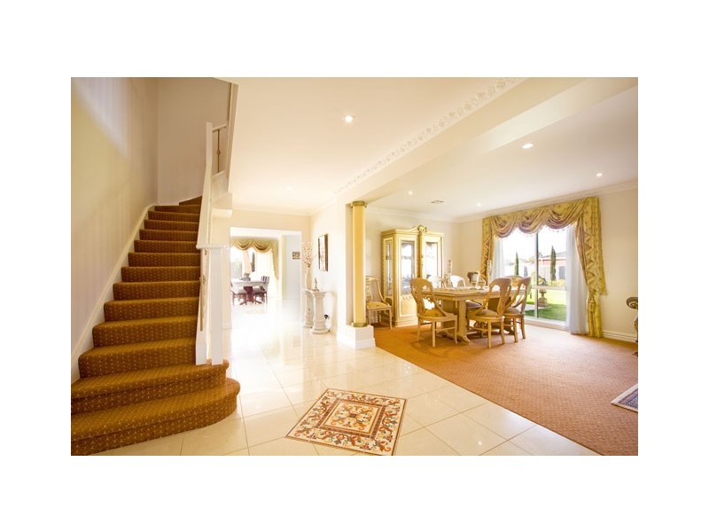 13 ELLAVALE DRIVE, Traralgon VIC 3844