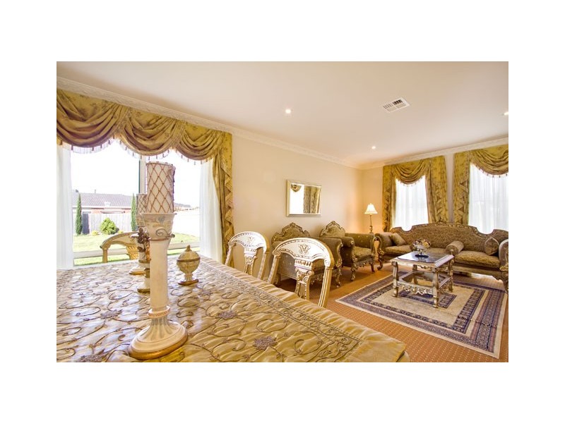 13 ELLAVALE DRIVE, Traralgon VIC 3844