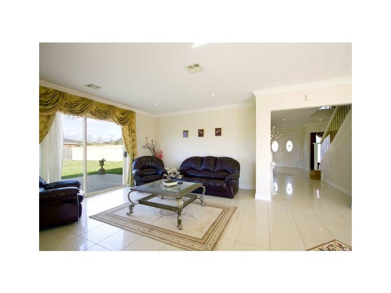 13 ELLAVALE DRIVE, Traralgon VIC 3844