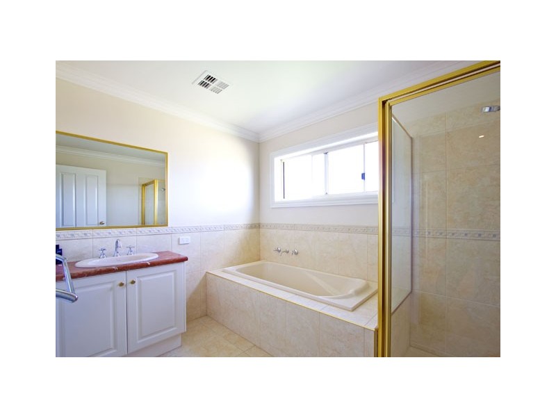 13 ELLAVALE DRIVE, Traralgon VIC 3844