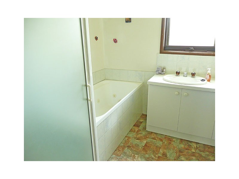 15 STRATHCOLE DRIVE, Traralgon VIC 3844