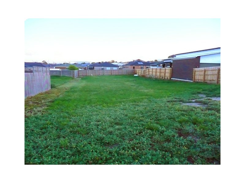 24 NOTTING HILL, Traralgon VIC 3844
