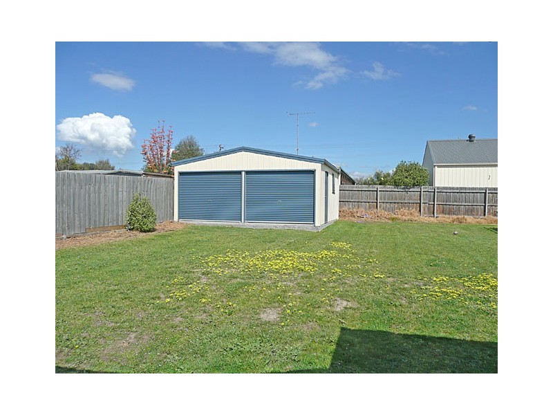 16 DUXBURY DRIVE, Traralgon VIC 3844