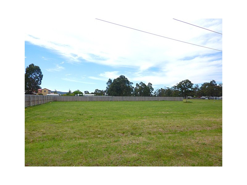 23-25 HAZEL STREET, Toongabbie VIC 3856