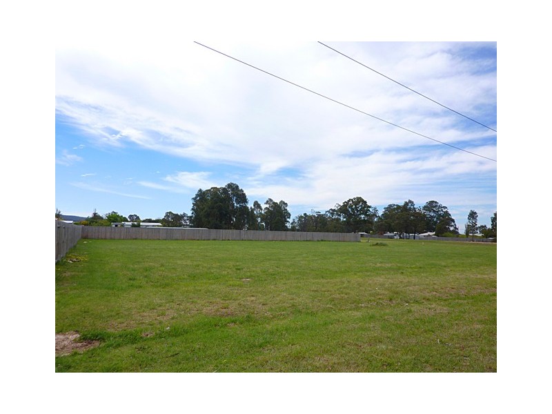 23-25 HAZEL STREET, Toongabbie VIC 3856