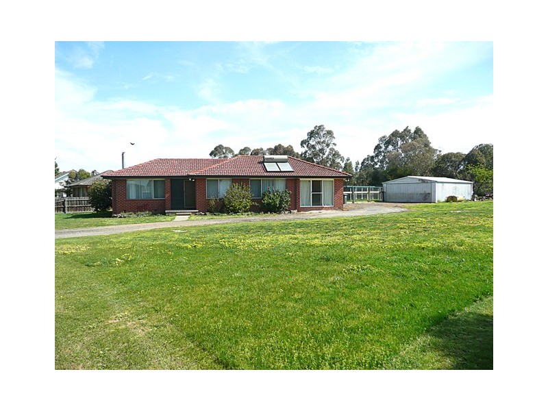 35-37 SPARKS LANE, Toongabbie VIC 3856