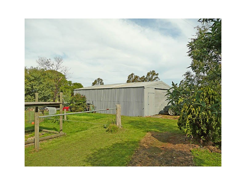 90 HARRIS LANE, Toongabbie VIC 3856