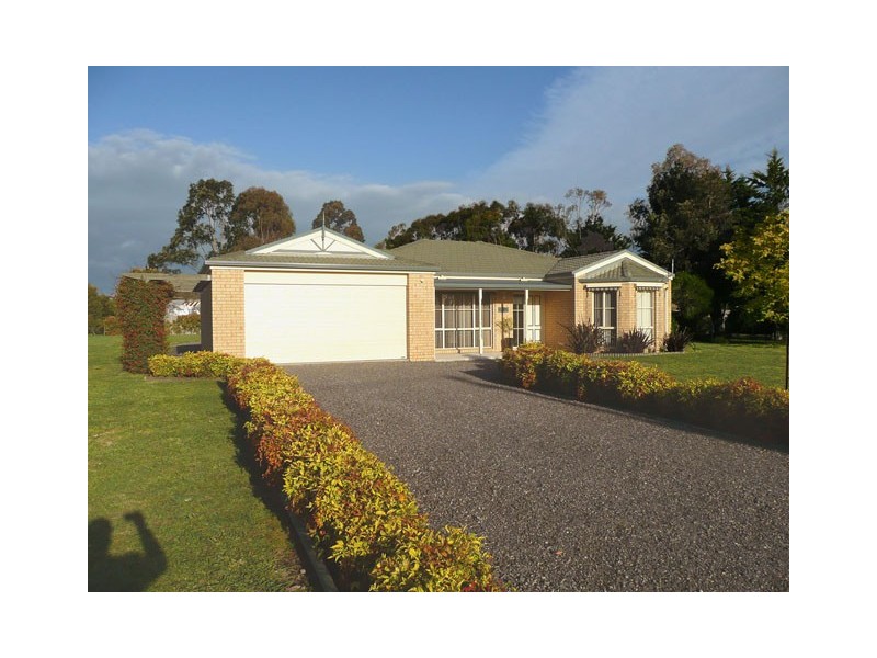 7-11 CAREY DRIVE, Glengarry VIC 3854