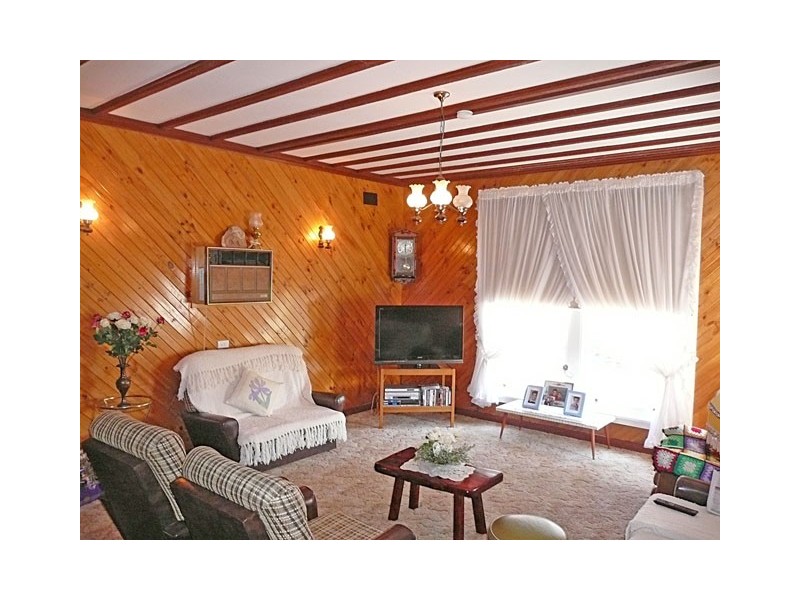 340 HENDERSONS ROAD, Toongabbie VIC 3856