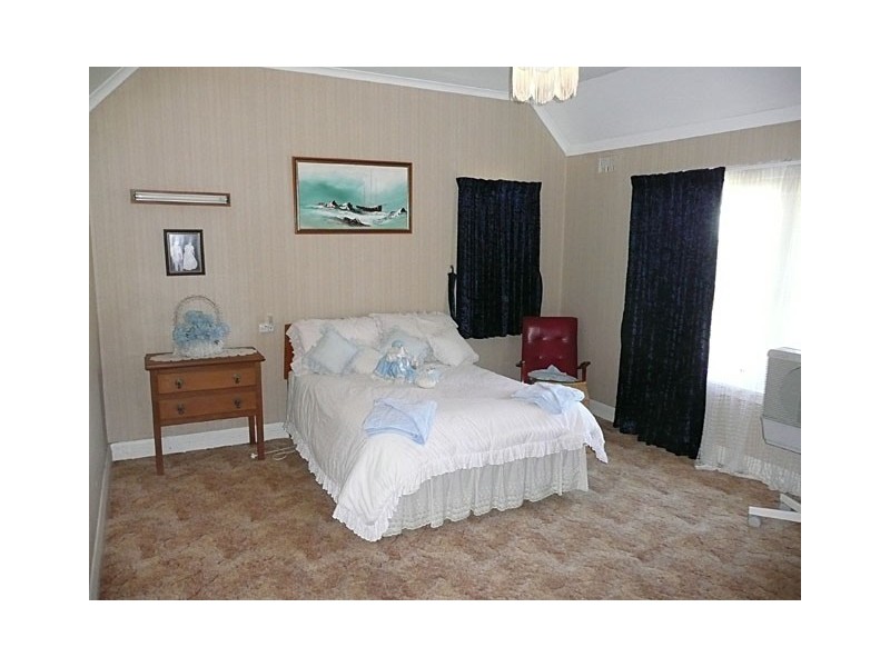 340 HENDERSONS ROAD, Toongabbie VIC 3856