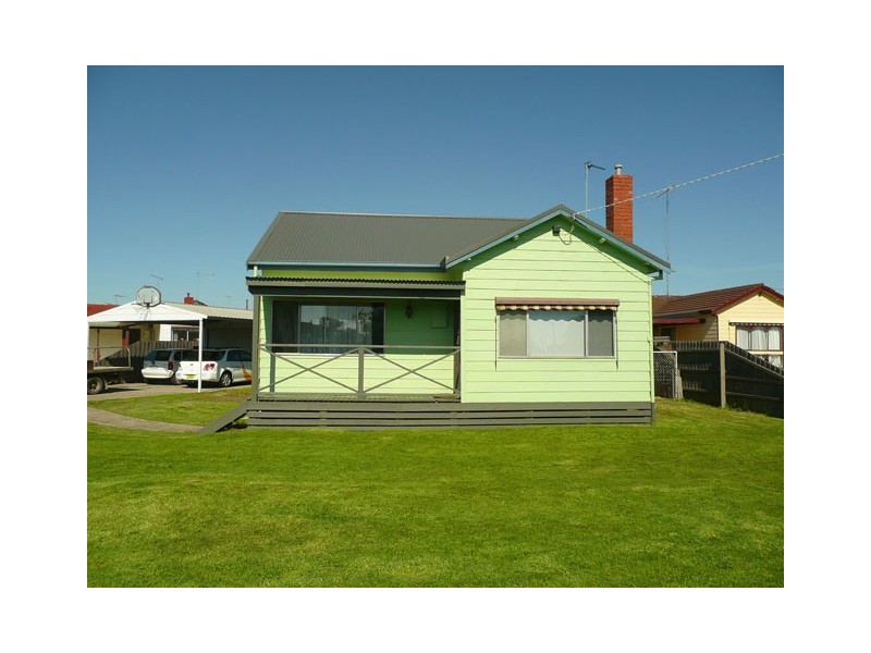 12 SAUNDERS CRESCENT, Traralgon VIC 3844