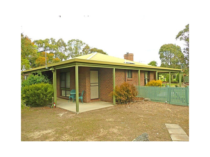 25 WEIR ROAD, Toongabbie VIC 3856