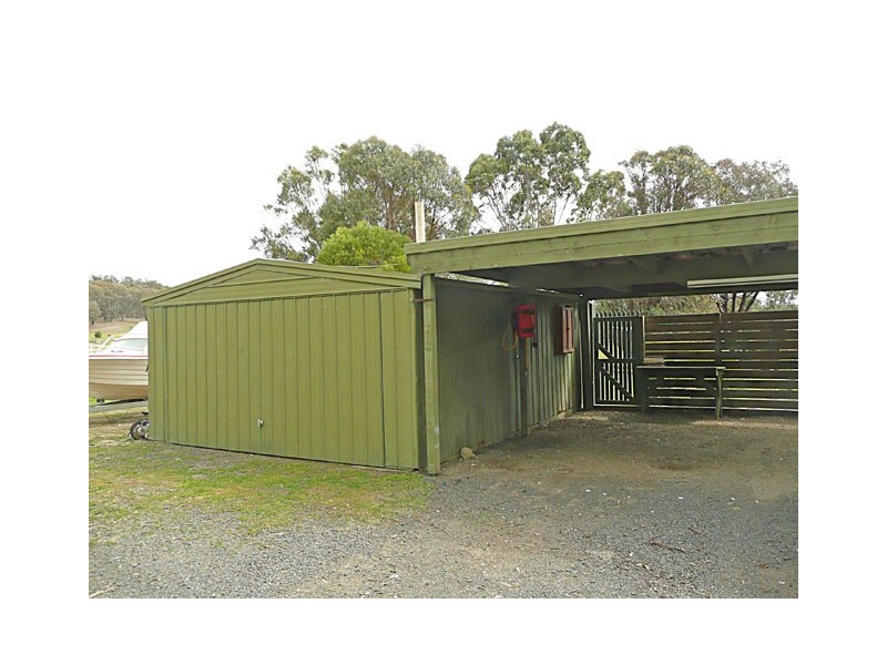 25 WEIR ROAD, Toongabbie VIC 3856