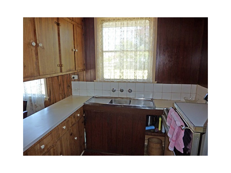 16 MULCARE STREET, Morwell VIC 3840