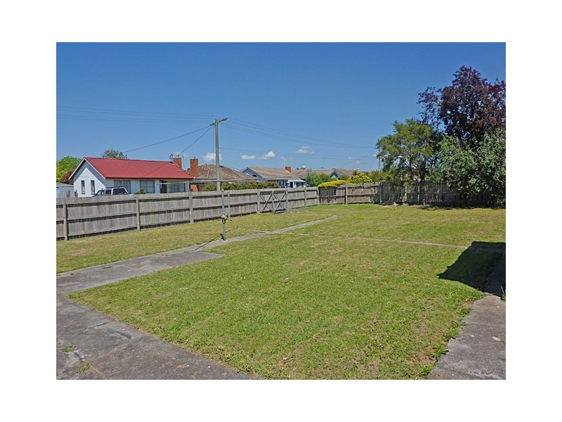16 MULCARE STREET, Morwell VIC 3840