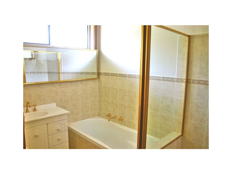 5 HAZELWOOD ROAD, Traralgon VIC 3844