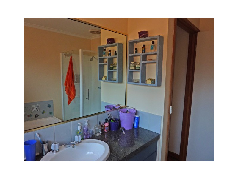 6 BAYSTONE COURT, Traralgon VIC 3844