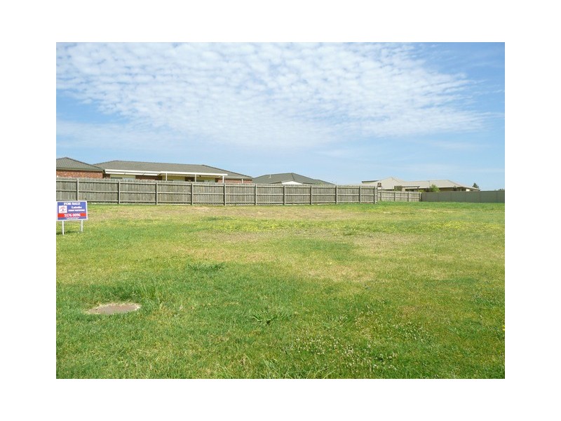 99 ELLAVALE DRIVE, Traralgon VIC 3844