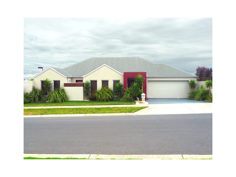 1 LAKEVIEW LANE, Traralgon VIC 3844