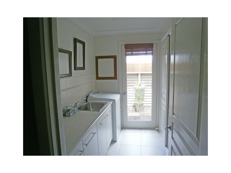 1 LAKEVIEW LANE, Traralgon VIC 3844