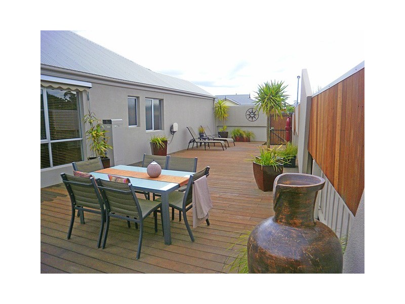 1 LAKEVIEW LANE, Traralgon VIC 3844