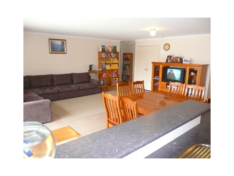 18 WOODHALL CLOSE, Traralgon VIC 3844