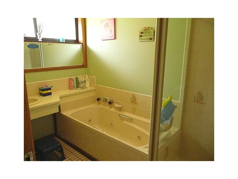 15 CAROLYN COURT, Traralgon South VIC 3844