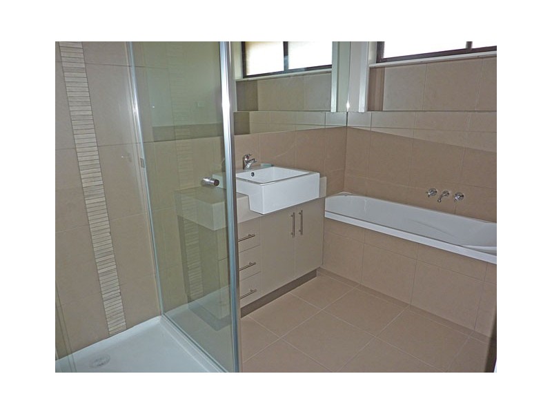 2/33 Strathcole Drive, Traralgon VIC 3844