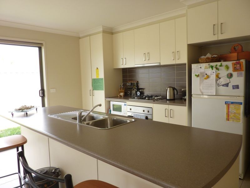 100 Hammersmith Circuit, Traralgon VIC 3844