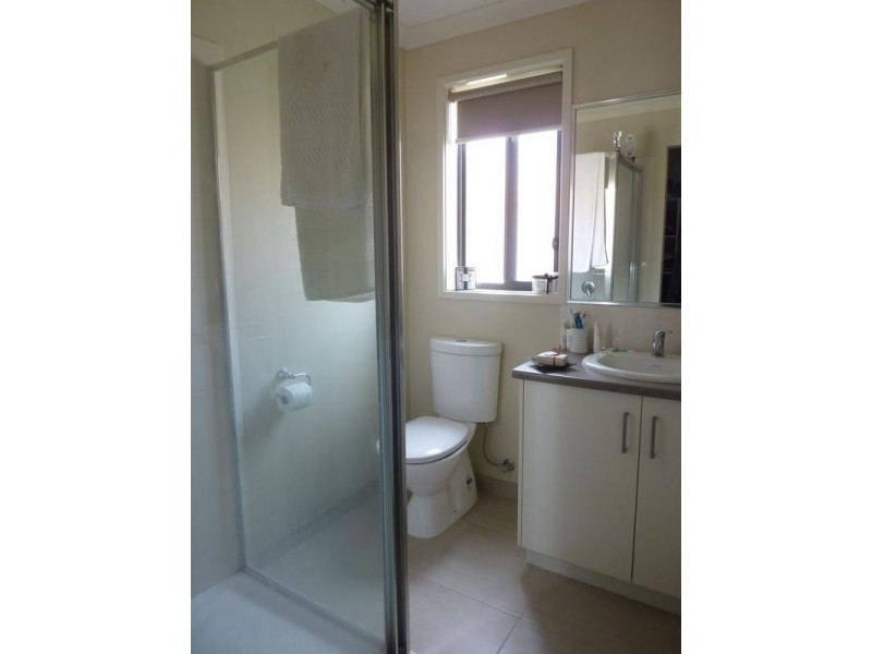 100 Hammersmith Circuit, Traralgon VIC 3844