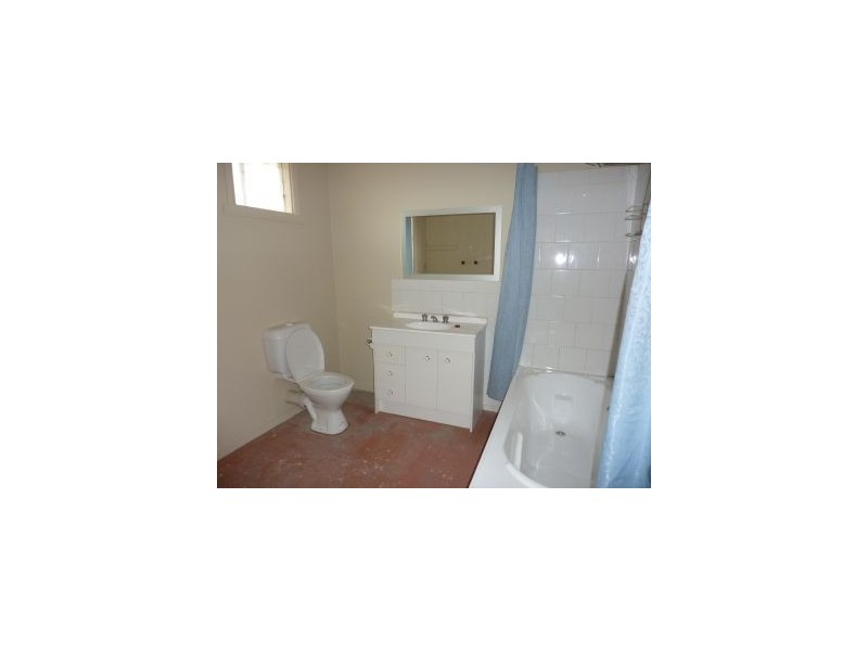 1 Main Road, Cowwarr VIC 3857