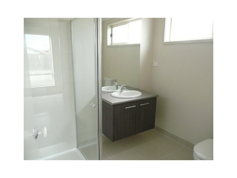 10 ROSCOMMON DRIVE, Traralgon VIC 3844