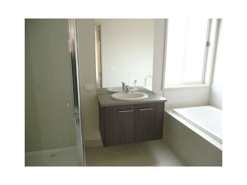 10 ROSCOMMON DRIVE, Traralgon VIC 3844