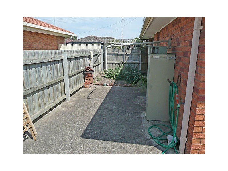 9A CHESTNUT AVENUE, Morwell VIC 3840