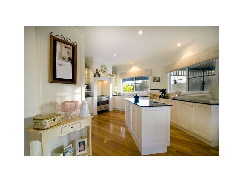 86 WARREN TERRACE, Hazelwood North VIC 3840