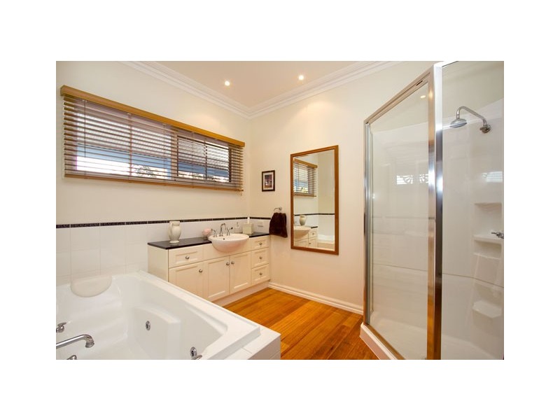 86 WARREN TERRACE, Hazelwood North VIC 3840