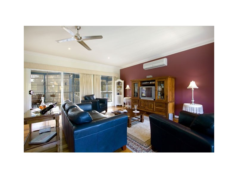 86 WARREN TERRACE, Hazelwood North VIC 3840