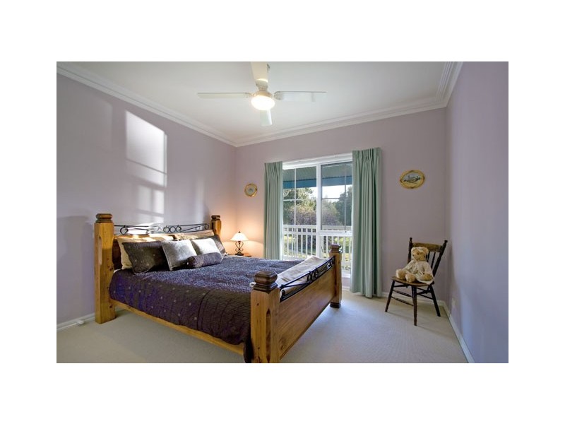 86 WARREN TERRACE, Hazelwood North VIC 3840