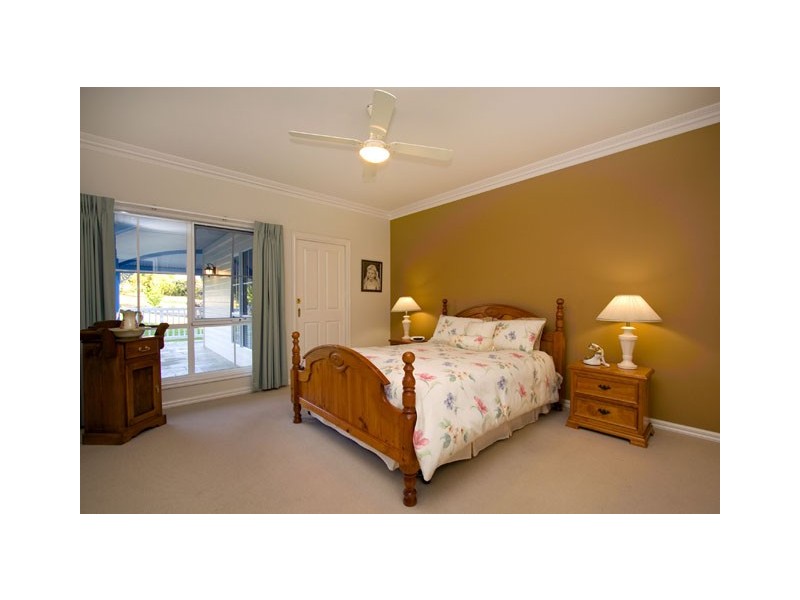 86 WARREN TERRACE, Hazelwood North VIC 3840