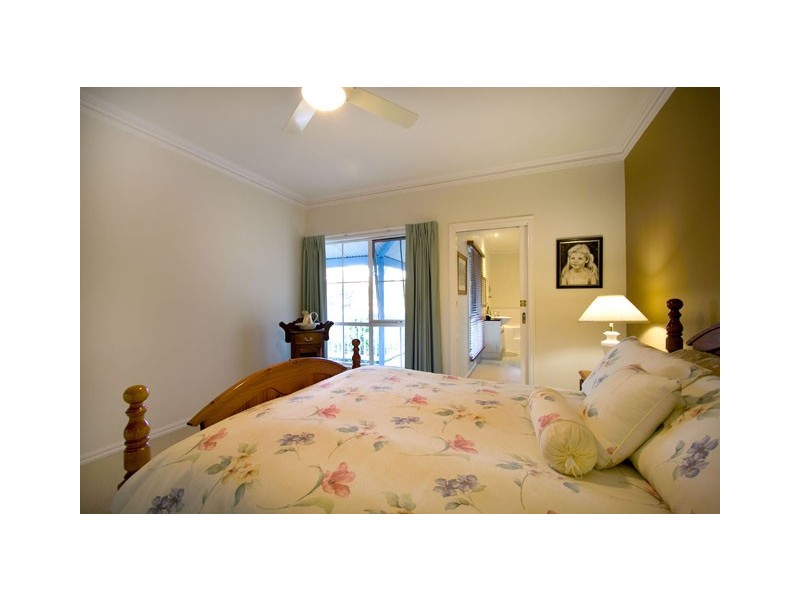 86 WARREN TERRACE, Hazelwood North VIC 3840