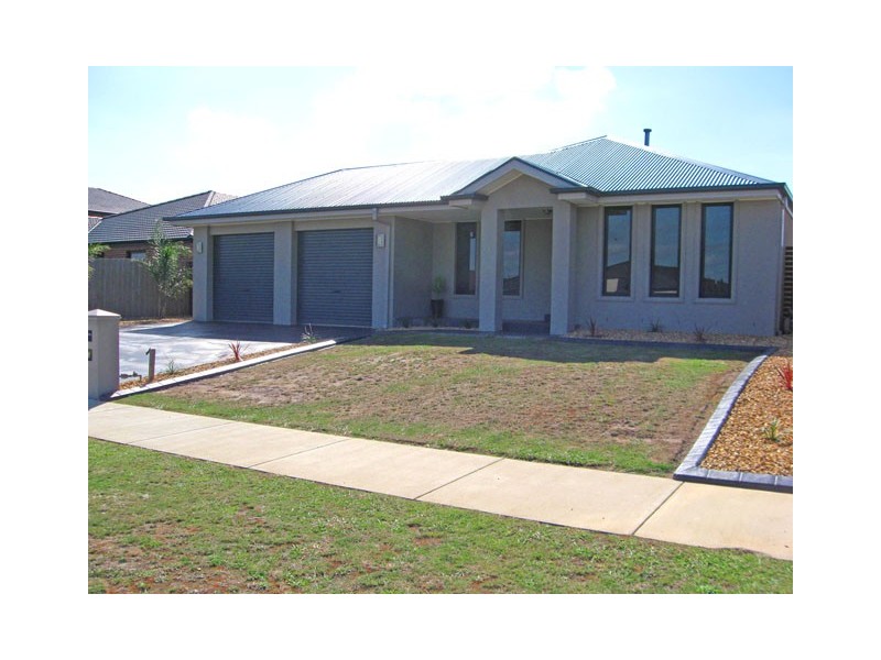 20 RIVERSLEA BOULEVARD, Traralgon VIC 3844