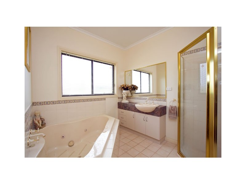 2056 PRINCES HIGHWAY, Rosedale VIC 3847