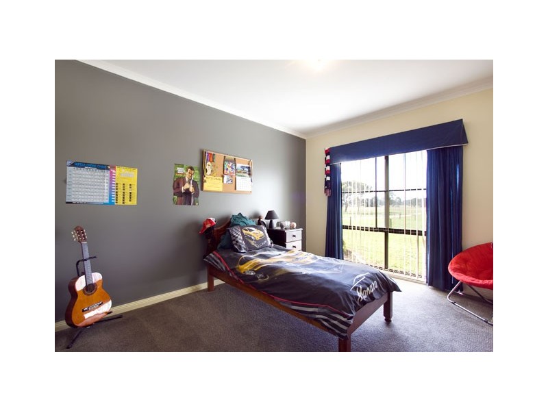 2056 PRINCES HIGHWAY, Rosedale VIC 3847
