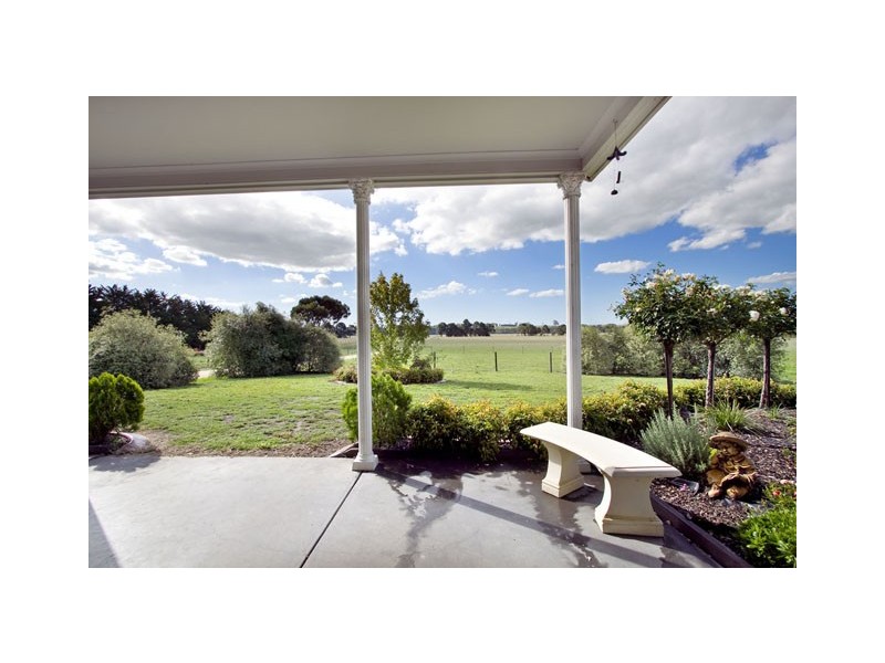2056 PRINCES HIGHWAY, Rosedale VIC 3847