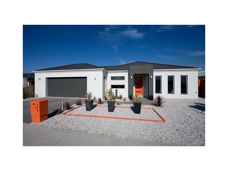 4 SUMMERHILL ROAD, Traralgon VIC 3844