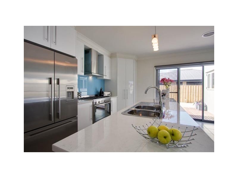 4 SUMMERHILL ROAD, Traralgon VIC 3844