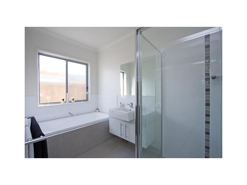 4 SUMMERHILL ROAD, Traralgon VIC 3844