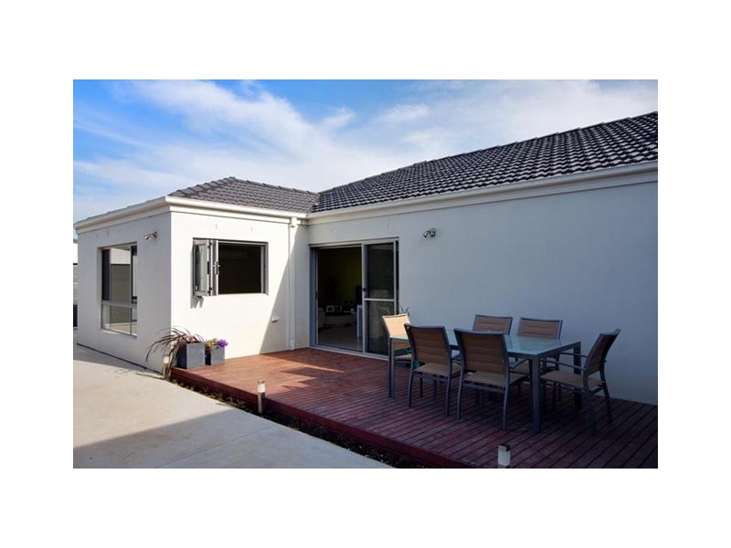 4 SUMMERHILL ROAD, Traralgon VIC 3844