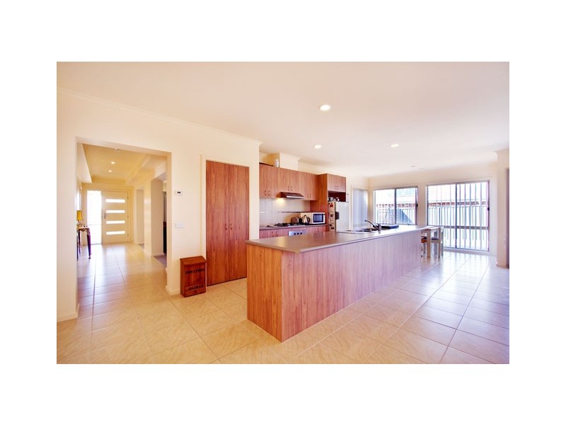 3 DERWENT RISE, Traralgon VIC 3844