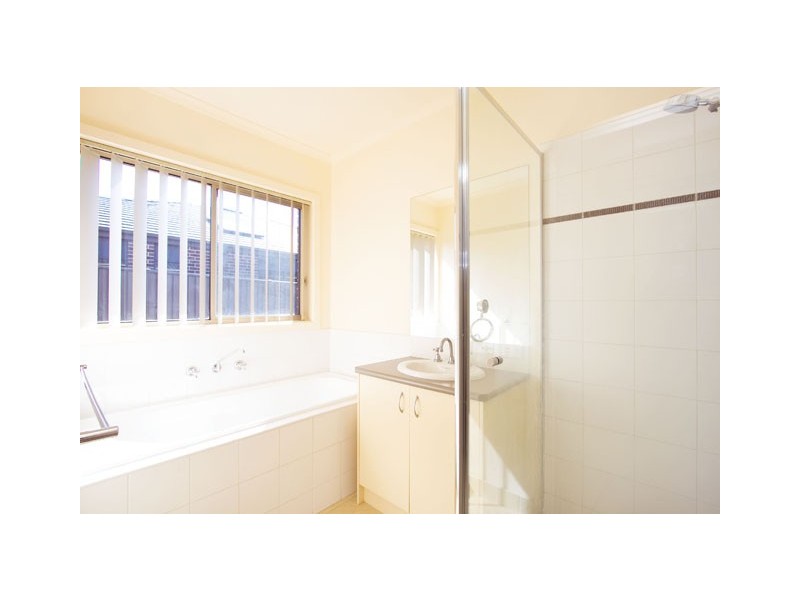 3 DERWENT RISE, Traralgon VIC 3844